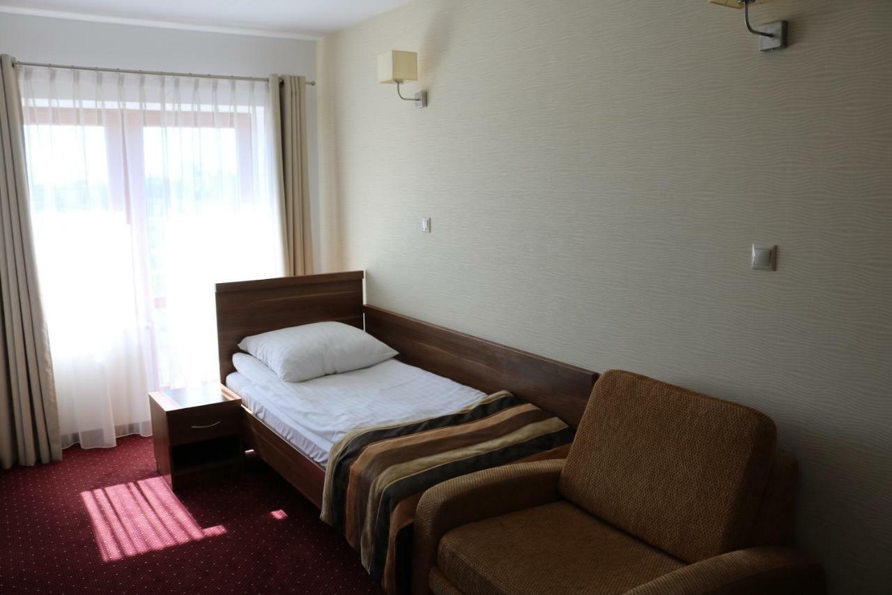 Hotel Dyminy Kielce Eksteriør billede