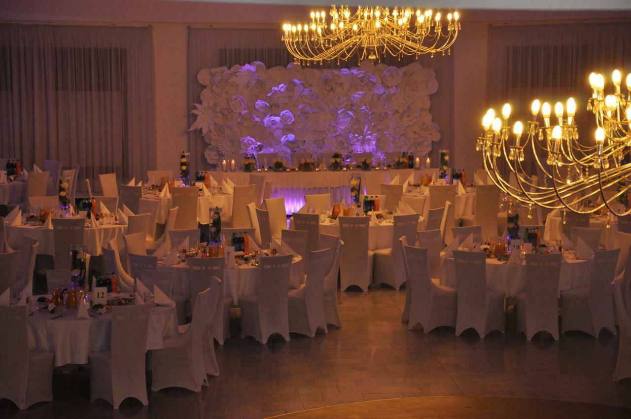Hotel Dyminy Kielce Eksteriør billede