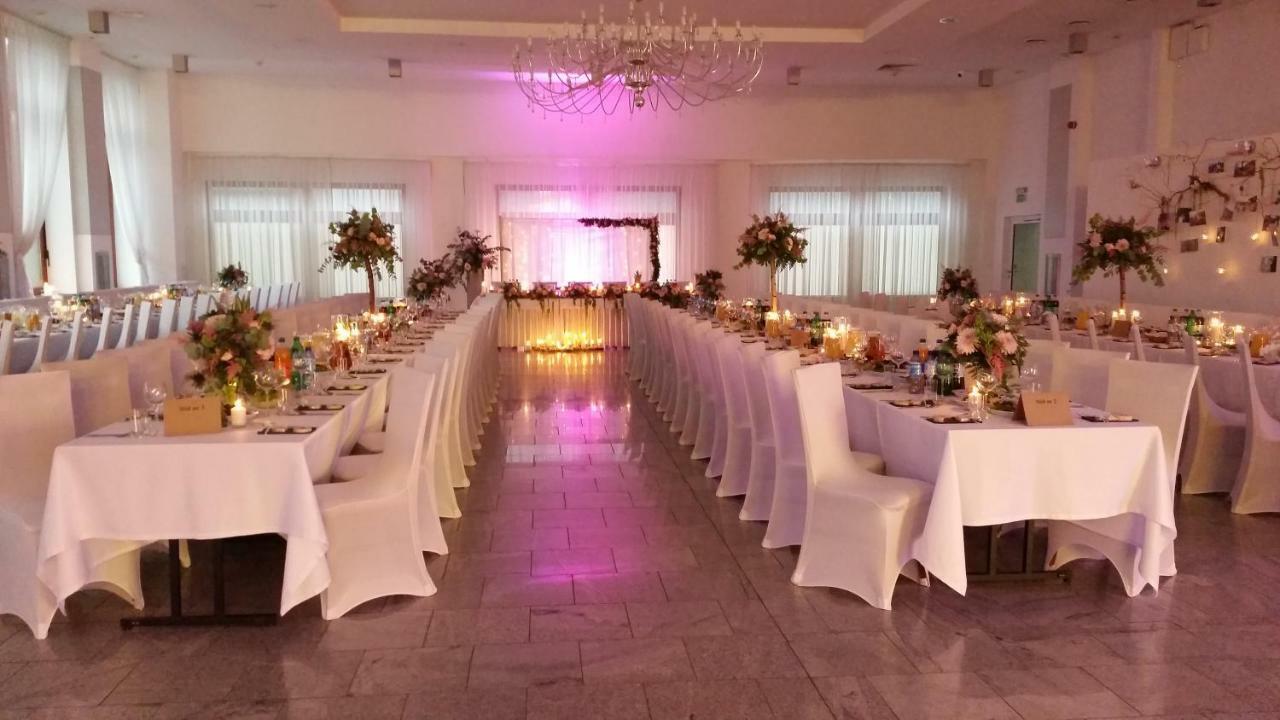 Hotel Dyminy Kielce Eksteriør billede